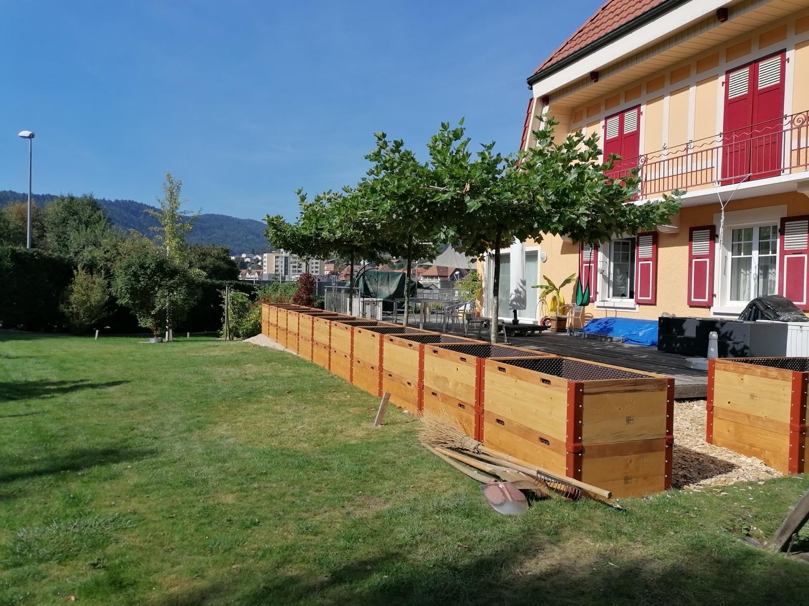 Bacs potagers en caisse CFF, réalisation Permajardin, Permaculture