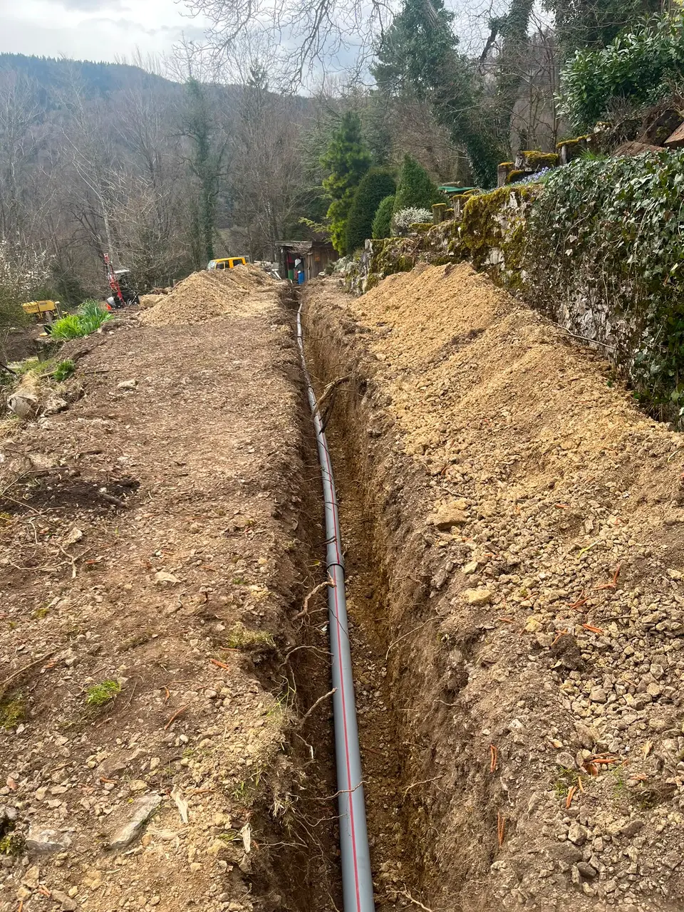 Pose d'une canalisation d'eau hors gel, réalisation Permajardin, Création